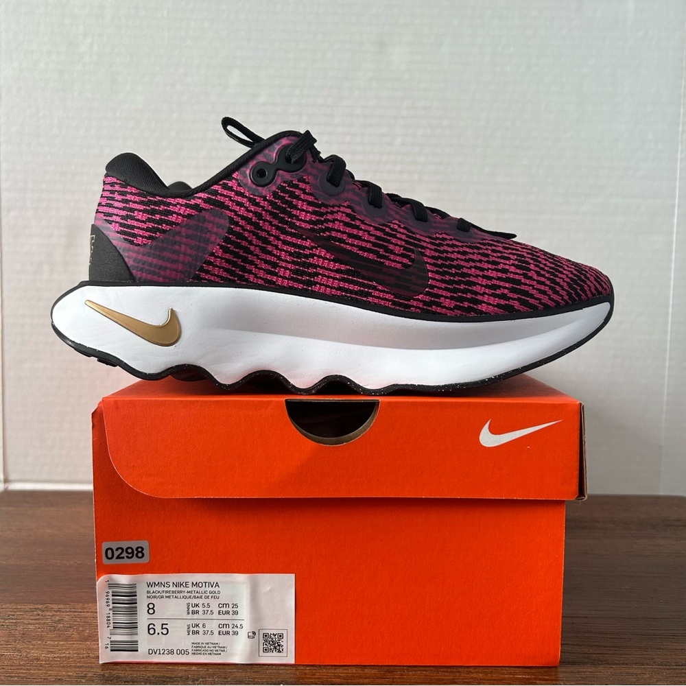 Women's Nike Motiva Running Size 8